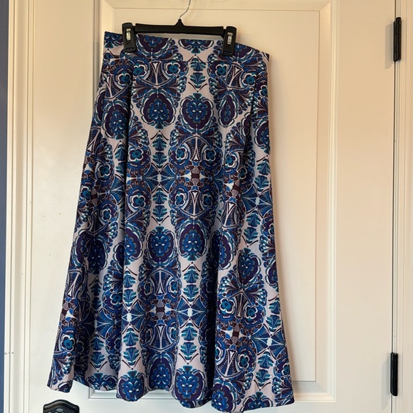 eva mendes for New York & Company Dresses & Skirts - Eva Mendes for New York & Company Skirt Blue Gray Paisley Stretch Zip 4 New NWT